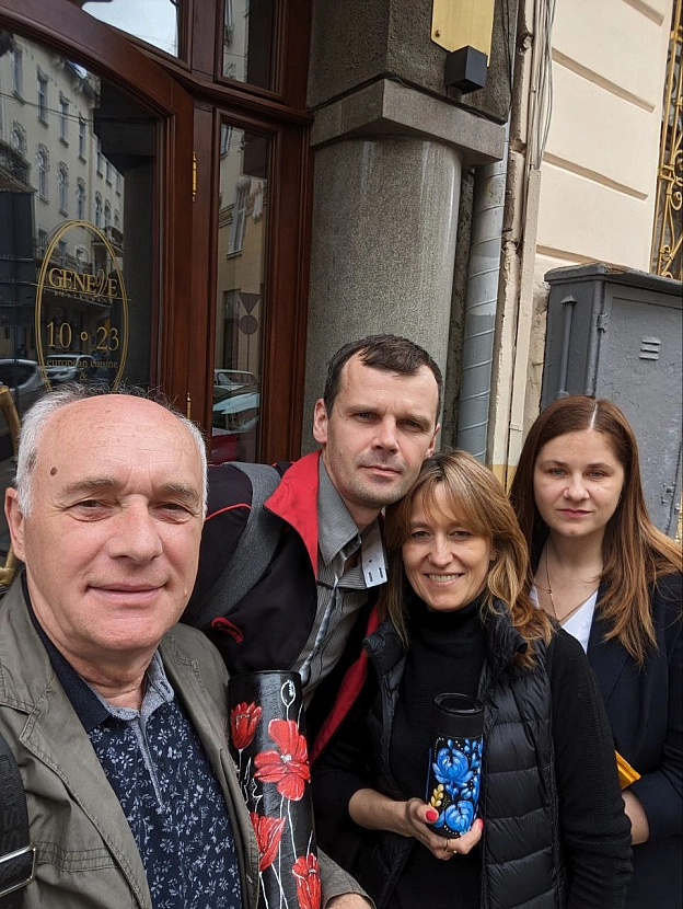 Друзі @читачі день звіту донатерів про отримання подарунків, більше донатів більша ймовірність отримати подарунок.https://www.f... - Тарас Ярош на we.ua