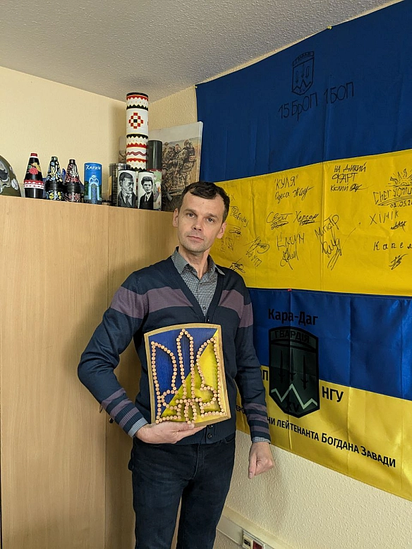 Друзі @читачі сьогодні отримав Тризуб з гільз на дубовій основі за участь зборі-лотереї організований Іра Іринка разом з Oksana ... - Тарас Ярош на we.ua