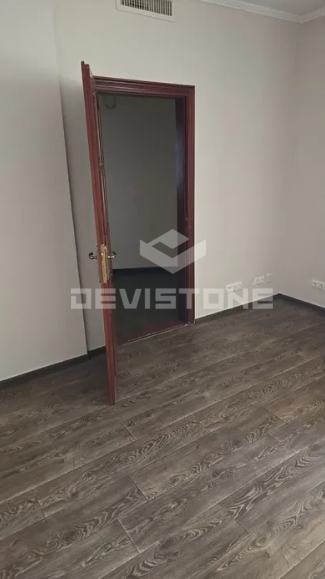 Здам в оренду офіс в Києві в Оболонському районі на вул. Левка Мацієвича біля метро Мінська за 9 000 грн
