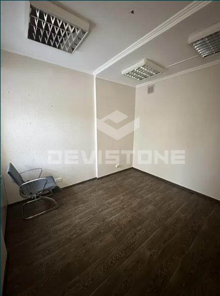 Здам в оренду офіс в Києві в Оболонському районі на вул. Левка Мацієвича біля метро Мінська за 9 000 грн