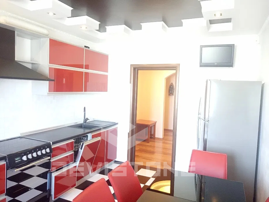 №260085 Довгострокова оренда 3-х кімнатної квартири