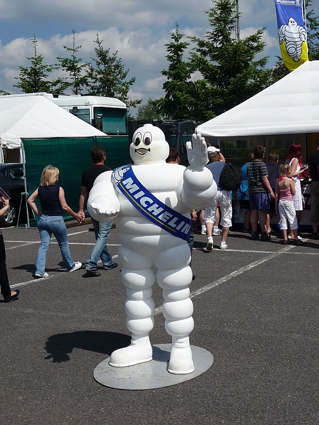 Бібендум (Bibendum, також відомий як Michelin Man) - Vitalii на we.ua